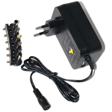 ADAPTATEUR UNIVERSEL AC/DC 1000mAh